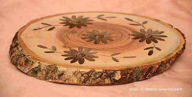 Dessous de plat en bois à décoration florale